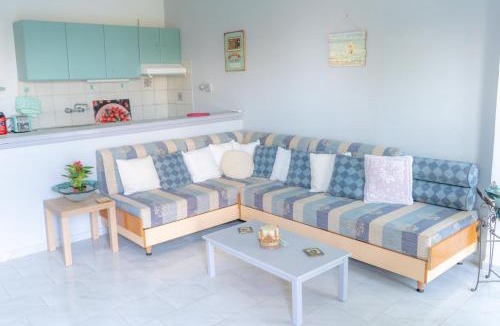Adelianos Kampos Apartment | Renovated apartment in Adelianos Kampos