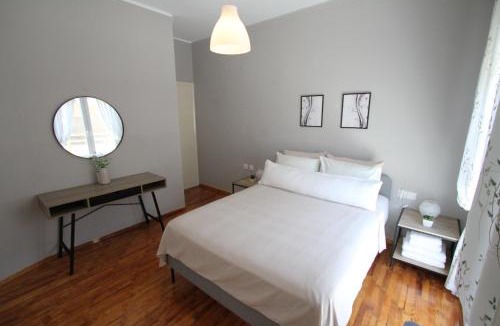 Kozani Apartment | Renovated Central 2 Bedroom Apartment in Kozani