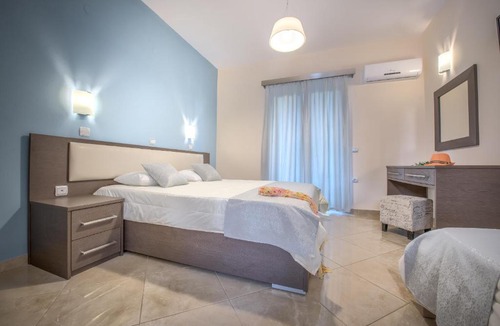 Porto Koukla Apartment | Reparo Studios