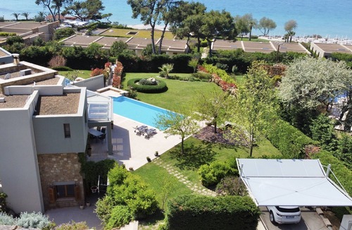Sane Villa | Riviera Luxury Villa on the waterfront with large pool by JJ Hospitality-