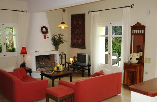 Vatos House | Riza Stone Cottage, romantic house, pet friendly