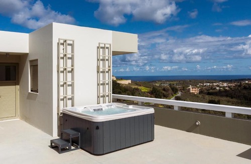 Rethymno Villa | Rizes Villa, Jacuzzi & Pool amid Olive Trees