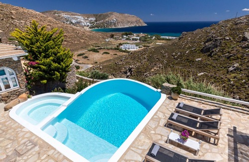 Paraga Villa | Rocky Mansion Mykonos