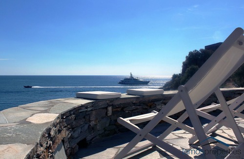 Koundouros House | Romantic and cozy house on the waterfront in the area of Koundouros, Kea