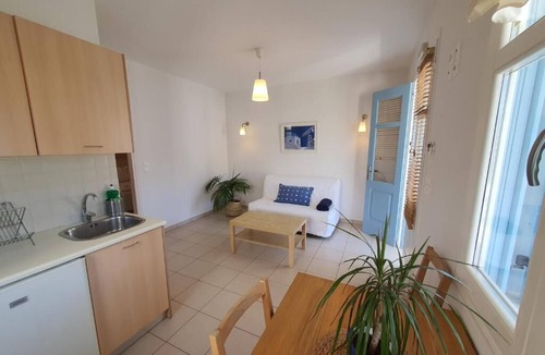 Paleopolis Apartment | Romantic Lemonia in Chora of Andros 5 min from the center of the town!