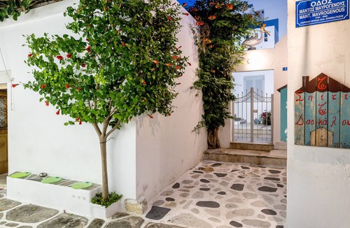 Paros Apartment | Room 11 @ Pelican Paros in the Old Town!