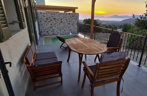 Lagoudi Zia Villa | Rosa Rossa With Private Pool Jacuzzi Sea view Villa Rosa