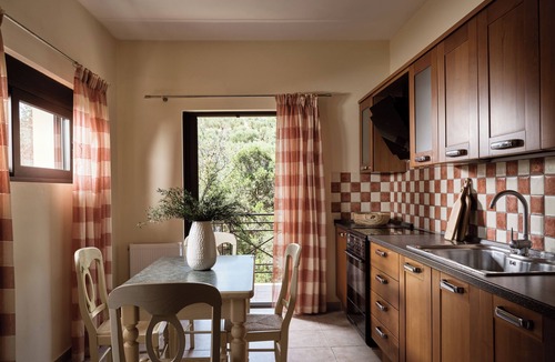 Alikanas Apartment | "ROSA" Sea Front Villa Maisonette