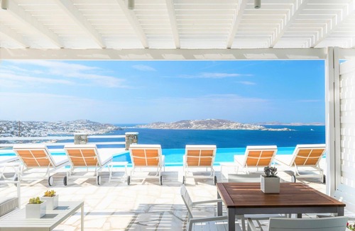 Agios Stefanos House | Rose Studio Two with shared pool and sea view