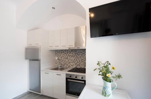Vourvoulos House | Rose Suites