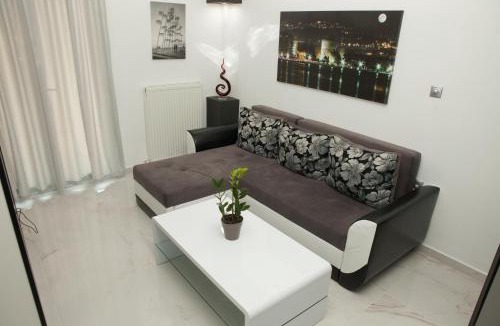 Thessaloniki Apartment | Route 77
