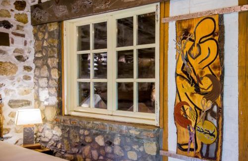 Tragilos House | Roxani Aqua Bliss - Serene Garden Getaway