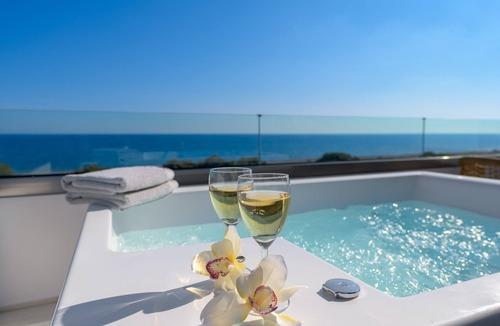 Gennadi Villa | Royal Albatross Beach Front Villa