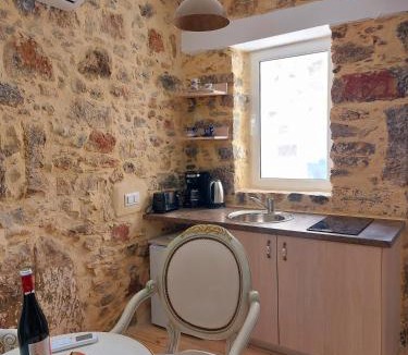 Kato Metochi Apartment | Roza Stone Studio & Suite