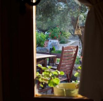 Tilisos House | Rustic Retreat