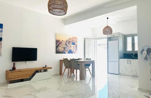 Perivolos Apartment | Santana Apartments