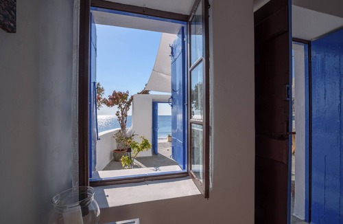 Kamari Apartment | Santorini Crystal Blue