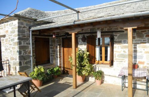 Agios Lavrentios House | Sarafis Guesthouse