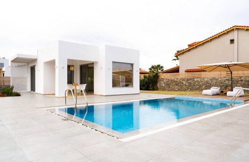Aposelemis Villa | Sardines Luxury Villa 1 with Private Pool and Garden