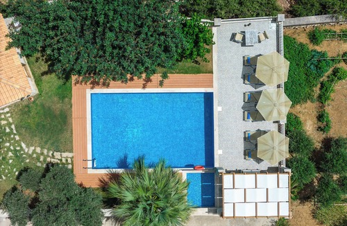 Roussospiti Villa | Saridakis Villa, a multi-generational Retreatn
