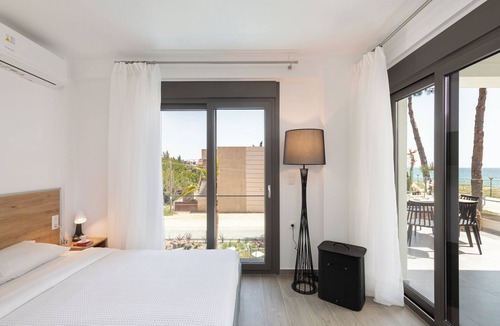 Paralia Ofryniou Villa | Sea Residence -3 bedroom Villa with Private Pool