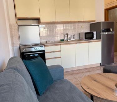 Paralia Ofryniou Apartment | Sea side 1
