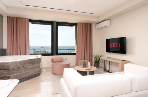 Ladadika Apartment | Sea & the City