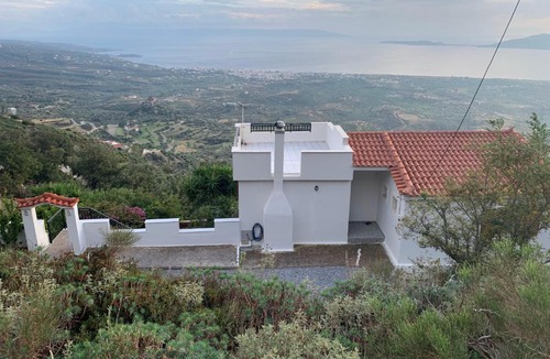 Voia House | Sea-view hilltop home over Neapoli, Elafonisos & Kythira