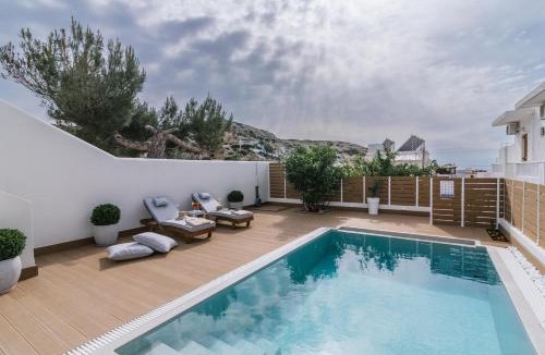 Matala Villa | Sea View Luxury Villa White in Blue