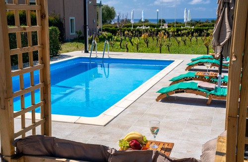 Kaligata Villa | Sea view Private Pool 2-bedroom Luxury villa Cleo with Spa bath near the beach.