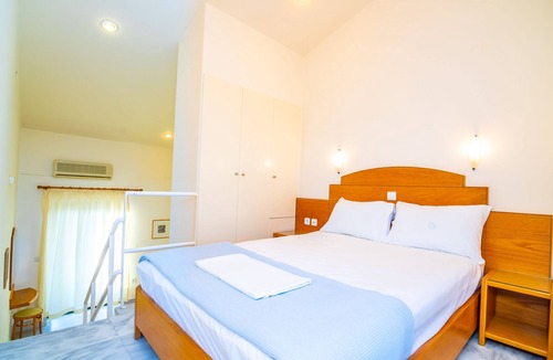 Stalos Apartment | Sea view room in Orestis hotel