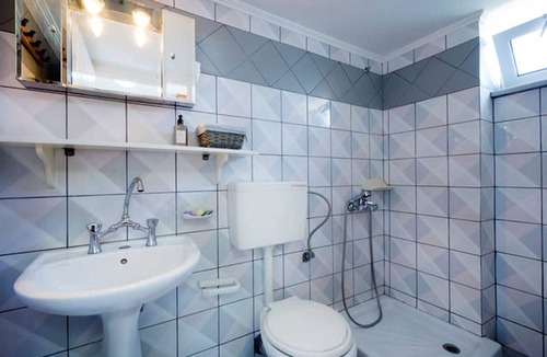 Souda Apartment | SEA VIEW STUDIO, NEXT TO THE BEACH, NATURE AND FARM AROUND, NEAR THE HIGHWAY