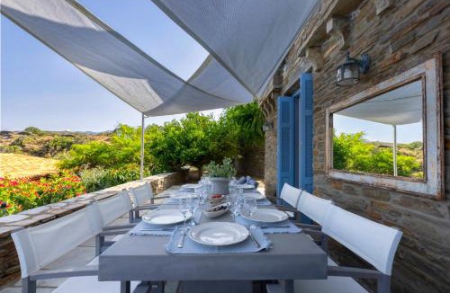 Steniai Villa | Seabreeze house by the sea by Andros Villas Collection