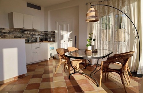 Chlomos Apartment | Seabreeze Studio, Stunning Sea and Mountain View
