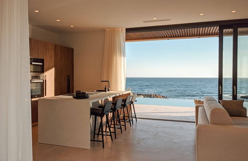 Mochlos Villa | Seafront 6 bedroom villa - 50m from the beach