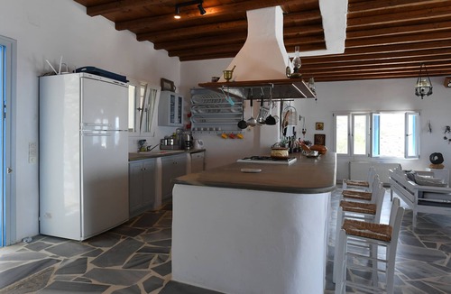 Exomvourgo Villa | SEAFRONT PROPERTY WITH LARGE PRIVATE POOL