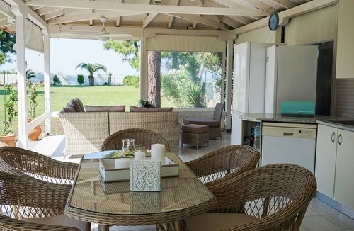 Haniotis Villa | SeaFront Villa Glaros - Pefkochori