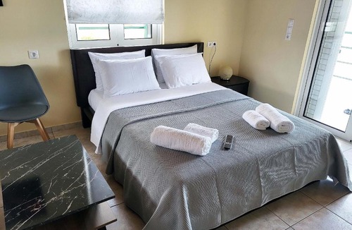 Kefalari Apartment | Seaside Appartment Bluethalassa with Garden