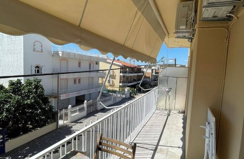 Rafina-Pikermi Apartment | Seaside Flat with 8 min walking distance from port