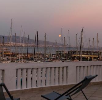 Mikrolimano Villa | Seaside Grey Pearl Villa