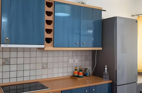 Kamares Apartment | Seaside House Apartment with Sea View, Wi-Fi, and Air Conditioning