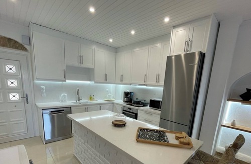 Kalamoti Villa | Seaside Luxury Komi Beach Villa
