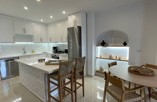 Kalamoti Villa | Seaside Luxury Komi Beach Villa