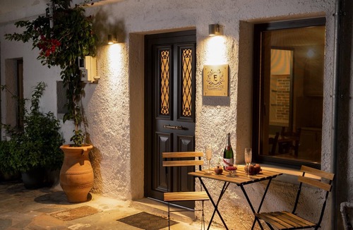 Koum Kapi Apartment | Seaside Luxury One Bedroom Athinon Apartment