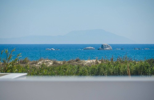 Plaka Villa | Seaside Naxos 3 Villas 2 Private Pools 11BDR/10 BATH Sleeps 28