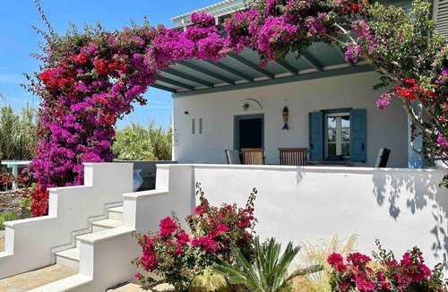 Plaka Villa | Seaside Naxos : Villa Dimitra 3 BDR ensuite At Plaka Beach