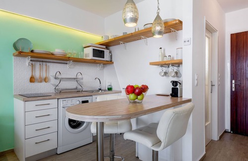 Vouliagmeni Apartment | Seaside Secret by BluPine