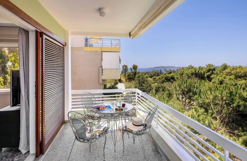 Vouliagmeni Apartment | Seaside Secret by BluPine