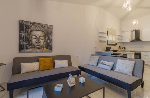 Kato Almiri Apartment | Seaside Serenity Suite in Loutra