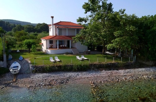 Aravissos Villa | Seaside villa in Greece
